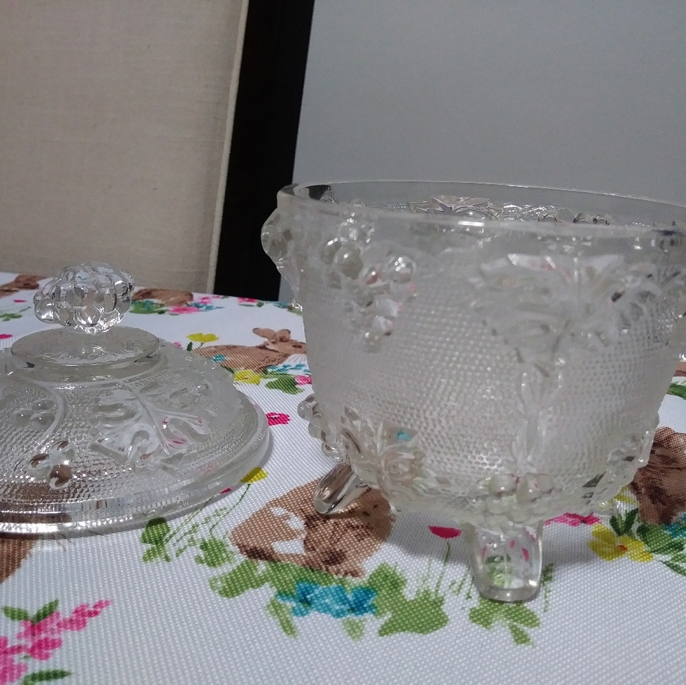 Glass embossed candy / sugar dish - Picture 4 of 4